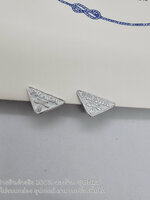 สีขาว | ต่างหูปราด้า Prada Symbole Earrings ต่างหูโชว์โลโก้แบรนด์พราด้า ก้าน 925 ปั๊มหลัง งานดีสุดไม่ลอกไม่ได้ รับประกันความสวย อุปกรณ์ ถุงกระดาษ ถุงซิปล็อค