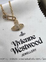 สีทอง | Vivienne Westwood Lucrece Pin Necklace สร้อยคอแฟชั่นสายโซ่ จี้เข็มกลัดดาวเสาร์