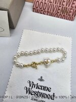 สร้อยข้อมือ | Vivienne Westwood Heart Pearl ชุดสร้อยคอ ต่างหู รูปหัวใจ ประดับโลโก้วิเวียนสีทองแบบเล็ก