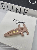สีกะปิ | CELINE Large Snap Hair Clip in Acetate and Steel กิ๊บหนีบผมซีลีน ตัวใหม่งานโชว์โลโก้ *ไม่ปั๊ม พร้อมส่งในไทย จำนวน 1 ชิ้น ไม่รวมกล่อง อุปกรณ์