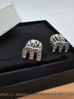 สีเงิน | MIU MIU Earrings ต่างหูมิวมิว ด้านหน้าฝังเพชรรูปตัว M หลังตระกร้อ งานสวย