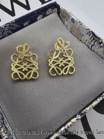 Loewe Annagram Logo Earrings ต่างหูโลเอเว่ จี้สตั๊ด พร้อมที่ห้อยโลโก้ขนาดใหญ่ ใส่ได้สองแบบ งานสวย