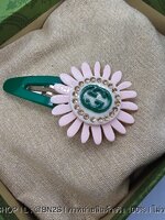 Gucci Gucci Kids Flower Appliqué Hair Clip กิ๊บหนีบผมกุชชี้ รูปดอกทานตะวัน