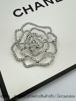 สีเงิน | เข็มกลัดลายดอกคามิเลีย ฝังเพชร ชาแนล งานสวย ราคาเบาๆ