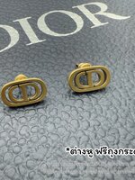 New Dio(r) CD STUD EARRINGS ต่างหูสตั๊ด CD อะไหล่ทองรมดำ แนววินเทจ พร้อมส่ง ปั๊มแบรนด์ 1:1 ใส่ทน ใส่นาน พร้อมส่งในไทย ไม่รวมกล่อง อุปกรณ์ ฟรีถุงกระดาษ