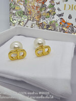 Dior STUD PEARL EARRING ต่างหู CD ทับหลังไข่มุก อะไหล่สีทอง โชว์โลโก้ตะโกน สวยมาก พร้อมส่ง ไม่มีกล่อง อุปกรณ์