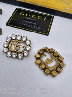 เข็มกลัด Gucci Metal Double G brooch with crystals งานชนช๊อป อะไหล่ทองรมดำ GG ล้อมเพชร งานสวยเกรด High End รับรองไม่ผิดหวัง