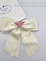 สีขาว | PRADA Triangle-Logo Bow hair clip กิ๊บหนีบผมริบบิ้น แบบสปริง ประดับโลโก้ปราด้า สีดำ ขาว งานสวย ภาพถ่ายงานจริง สี ขาว , ดำ ไม่รวมกล่อง