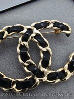 Chanel CC Logo Brooch เข็มกลัดติดสูท เข็มกลัดชาแนล รุ่นใหม่ งานสวย สายหนังโซ่เปีย