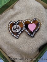 สีน้ำตาล | Gucci Hair Clip With GG And Hearts Resin Two Heart กิ๊บหัวใจคู่ กุชชี่ ฝังเพชร งานสวย ปั๊มหลัง