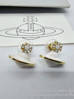 สีขาว | Vivienne Westwood Dripping Earrings ต่างหูวิเวียน เวสวุ๊ด จี้ดาวเสาร์ลงสี ชมพู สีจาว งานสวย สไตล์มินิมอล พร้อมส่งในไทย