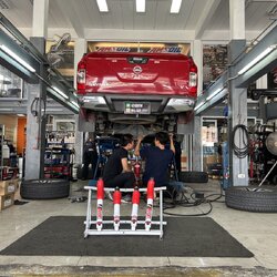 [YSS] Nissan Navara NP300 ช่วงล่างเดิมใช้ไม่ไหวเข้ารับบริการเปลี่ยนโช้คอัพใช้งานประจำวัน โทร. 08-6569-1915