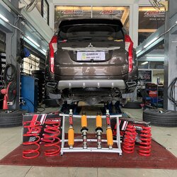 [YSS E SERIES + YSS SPRING PERFORMANCE]MITSUBISHI PAJERO เข้ารับบริการอัพเกรดช่วงล่าง แก้ไขอาการย้วยส่าย เพิ่มความนุ่ม หนึบ ให้กับช่วงล่าง โทร. 08-6569-1915