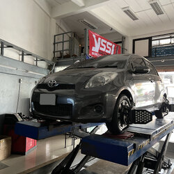 [OTANI]TOYOTA YARIS เข้ารับบริการเปลี่ยนยางรถยนต์ เน้นยางราคาไม่สูงใช้งานทั่วไป สมถรรนะพอได้ ไม่ขับรถเร็วมาก โทร. 08-6569-1915