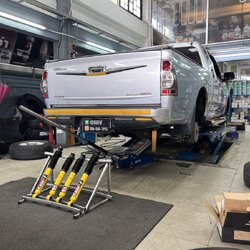 [YSS] Isuzu D-Max ตัวเตี้ย อัปเกรดด้วยโช้คอัพ YSS DTG โทร. 08-65691915