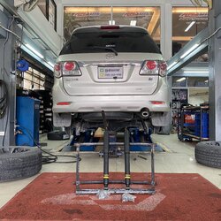 [MONROE OE SPECTRUM] TOYOTA FORTUNER เปลี่ยนโช้คอัพคู่หลัง ใช้งานแทนของเดิมที่เสื่อมสภาพ โทร. 08-6569-1915
