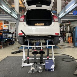 [KAYABA EXCEL G]TOYOTA YARIS 1.2 เข้ารับบริการเปลี่ยนโช้คอัพเน้นใช้ประจำวัน แทนของเดิมติดรถ โทร. 08-6569-1915
