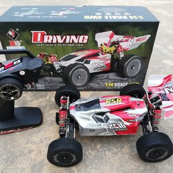 รถบังคับวิทยุ WLtoys 144001 2.4GHz RC 1/14 scale 4WD ชุดพร้อมเล่นโช๊คอัลลู พร้อมระบบเฟืองโลหะ