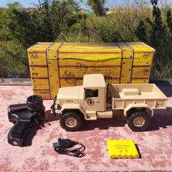 รถบังคับวิทยุทางทหาร WPL B1 RC Truck 1/16 RC Car 2.4G 4WD RC Crawler Off Road ชุดพร้อมเล่น ช่วงล่างเหมือนจริง