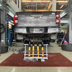 [YSS DTG] TOYOTA REVO Prerunner เปลี่ยนโช้คอัพใช้งานประจำวัน เน้นนุ่มนวล โทร. 08-6569-1915