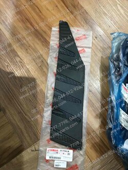 แผงรองพักเท้าหน้า NOUVO-MX แท้ๆ ขวา-ดำ 1P7-F7484-00 