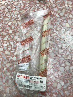 ยางรองโซ่ราวลิ้น SPARK 135, X 1R135 แท้ๆ (ล่าง) 5YP-E2231-00 