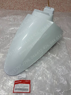 บังโคลนหน้า SCOOPY/21 แท้ๆ สีขาวใหม่ (B61) 61100-K2F-N00ZG