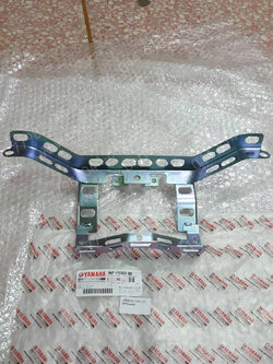 เหล็กยึดบังลม FAZZIO แท้ๆ BKF-F8369-00