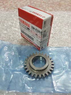 เฟืองขับปั๊มน้ำมันเครื่อง GT 125 แท้ๆ 2BM-E3324-10