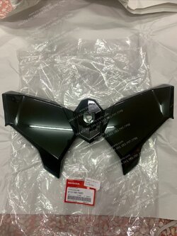 ฝาปิดบังลม-ใน CLICK 125/15 แท้ๆ สีดำเงา (A35) 81131-K60-T00ZD