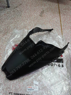 ฝาครอบใต้เบาะ GT 125 แท้ๆ สีดำ 2SX-F172W-00