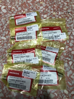 สลักกระเดื่องวาล์ว SONIC แท้ๆ 14451-KGH-900 (ราคาต่อ 1 ชิ้น)