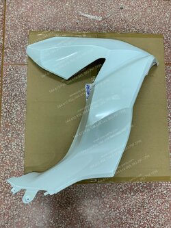 ฝาครอบไฟหน้า-ขวา PCX 160 แท้ๆ สีขาวใหม่ (B61) 64501-K1Z-J10ZM