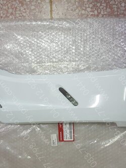 ฝาข้างพักเท้า-ขวา PCX 150/18 แท้ๆ สีขาวใหม่ (B61) 64431-K97-T00ZK