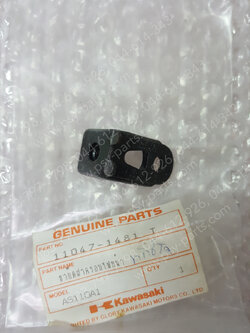 เหล็กยึดหน้ากากไฟ TUXEDO แท้ๆ 11047-1481T