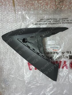 แฟริ่งล่างขวา GT 125 แท้ๆ สีเทาดำด้าน (1760) 2SX-F8346-00-PG