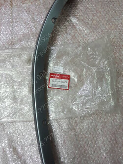 คิ้วบังลม-ซ้าย SCOOPY-I แท้ๆ สีเทา (H262) 64430-KYT-900ZB 