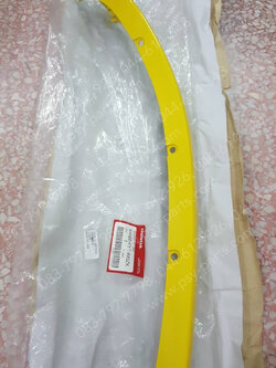 คิ้วบังลม-ขวา SCOOPY-I แท้ๆ สีเหลือง 64420-KYT-900ZK 