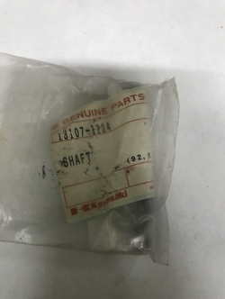 แกนปั๊มน้ำ KR 150 แท้ๆ 13107-1234