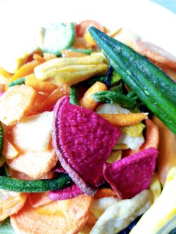 ผักอบกรอบ ด้วยนวัตกรรม Freeze dried ทำให้คงสภาพ กลิ่น รสชาติ และคุณค่าทางโภชนาการไว้ใกล้เคียงของสด : Healthy Hut