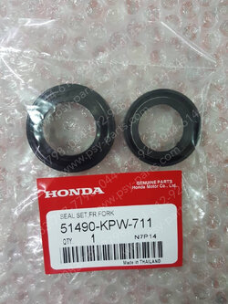 ซีลโช้คหน้า SONIC, WAVE, WAVE 125-I, CLICK, CLICK-I, CLICK 125-I, RC 80, RC 100 แท้ๆ + กันฝุ่น 51490-KPW-711