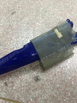 ฝาครอบข้างขวา Y 100-93 แท้ๆ สีฟ้า 2JH-F1741-00-VA, 3NA-F1741-93-VA