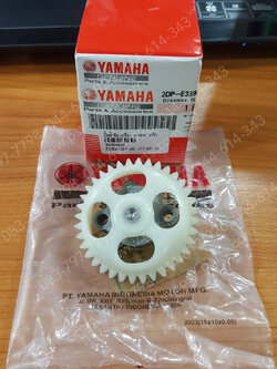 ปั๊มน้ำมันเครื่อง NMAX แท้ๆ 2DP-E3300-00