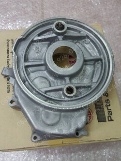 แคร้งเครื่องตัวกลาง FILANO/HYBRID แท้ๆ หลัง/ขวา B8B-E5421-00, B8A-E5421-00