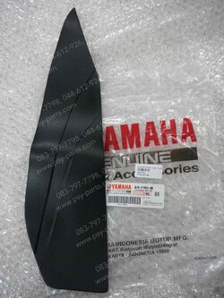 แผงรองพักเท้าหน้า XMAX แท้ๆ ยาง/ซ้าย B74-F7493-00 