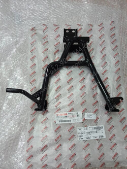 ขาตั้งคู่ FINN คอมบาย แท้ๆ B7E-F7111-00