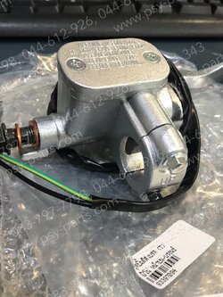 ชุดปั๊มดิสก์เบรค FINO, MIO ไฟล่าง (T) หน้าบน สีบรอนซ์