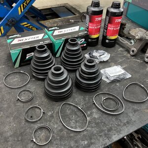 [ยางหุ้มเพลาขับ]Mazda CX-5 KE | ซ่อมยางหุ้มเพลาขับ + ผ้าเบรก Nexzter PRO SPEC | เบรกมั่นใจ | ตั้งศูนย์ นนทบุรี โทร. 08-65691915