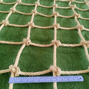 ตาข่ายปีนป่าย เชือกมะนิลา