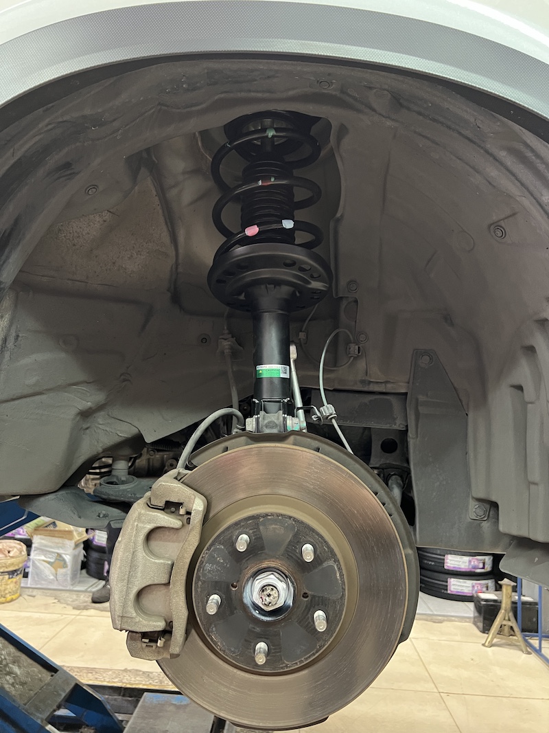 Subaru Forester SK | โช้คอัพ Tein EnduraPro Basic | คืนความหนึบแน่น มั่นใจทุกโค้ง - ยางเจริญรุ่งเรือง นนทบุรี Subaru Forester SK คันนี้...อัปเกรดความหนึบ คืนฟีลลิ่งสปอร์ตญี่ปุ่น! ใครใช้ Subaru Forester SK แล้วรู้สึกว่าช่วงล่างเริ่มยวบยาบ โยนตัวมาก หรือต้องการความหนึบแน่นที่ลงตัว... ถึงเวลาเปลี่ยนโช้คอัพใหม่ เพื่อการขับขี่ที่มั่นใจและสบายกว่าที่เคย! เราขอแนะนำชุดอัปเกรดโช้คอัพที่ครบจบในชุดเดียว! ติดตั้งโช้คอัพ Tein EnduraPro Basic พร้อมอะไหล่ส่วนควบใหม่ครบชุด สิ่งที่จะได้รับหลังจากติดตั้ง: ฟีลลิ่งหนึบแน่นสไตล์ญี่ปุ่น: โช้คอัพ Tein EnduraPro Basic ให้ความหนึบแน่นที่เหนือกว่าโช้คเดิม แต่ยังคงความนุ่มนวลไว้ เทคโนโลยี H.B.S.: ช่วยดูดซับแรงกระแทกในจังหวะยุบตัวสุด ลดอาการกระดอนเมื่อเจอหลุมหรือคอสะพาน คุณภาพมาตรฐาน OEM: ผลิตจากวัสดุคุณภาพสูง ทนทาน และติดตั้งแทนของเดิมได้ทันที ไม่ต้องดัดแปลง ความมั่นคงที่เพิ่มขึ้น: รถทรงตัวได้นิ่งขึ้น เข้าโค้งมั่นใจ ลดอาการโคลงเคลงของรถ SUV เหมาะสำหรับใคร? เจ้าของ Forester SK ที่ต้องการความหนึบและมั่นคงในการขับขี่ประจำวัน ผู้ที่ต้องการอัปเกรดความทนทานและความปลอดภัยของช่วงล่าง โดยไม่ต้องการโหลดเตี้ย สำหรับเจ้าของ Forester ที่อยากได้ฟีลลิ่งขับขี่ที่มั่นใจกว่าเดิม Tein EnduraPro Basic คือคำตอบ! สอบถามข้อมูลเพิ่มเติม หรือนัดหมายเข้ารับบริการ ️ : 08-6569-1915 ️ : 08-6544-5963 Line id : @88rw Location : https://goo.gl/maps/HrNUAZXPN94KvxZ98 Facebook : https://www.facebook.com/88rwtire #Subaru #Forester #ForesterSK #Tein #EnduraPro #โช้คอัพ #ช่วงล่าง #ยางเจริญรุ่งเรือง #นนทบุรี #งามวงศ์วาน #ตั้งศูนย์ #อะไหล่ช่วงล่าง Subaru Forester SK | โช้คอัพ Tein EnduraPro Basic | คืนความหนึบแน่น มั่นใจทุกโค้ง - ยางเจริญรุ่งเรือง นนทบุรี Subaru Forester SK คันนี้...อัปเกรดความหนึบ คืนฟีลลิ่งสปอร์ตญี่ปุ่น! ใครใช้ Subaru Forester SK แล้วรู้สึกว่าช่วงล่างเริ่มยวบยาบ โยนตัวมาก หรือต้องการความหนึบแน่นที่ลงตัว... ถึงเวลาเปลี่ยนโช้คอัพใหม่ เพื่อการขับขี่ที่มั่นใจและสบายกว่าที่เคย! เราขอแนะนำชุดอัปเกรดโช้คอัพที่ครบจบในชุดเดียว! ติดตั้งโช้คอัพ Tein EnduraPro Basic พร้อมอะไหล่ส่วนควบใหม่ครบชุด สิ่งที่จะได้รับหลังจากติดตั้ง: ฟีลลิ่งหนึบแน่นสไตล์ญี่ปุ่น: โช้คอัพ Tein EnduraPro Basic ให้ความหนึบแน่นที่เหนือกว่าโช้คเดิม แต่ยังคงความนุ่มนวลไว้ เทคโนโลยี H.B.S.: ช่วยดูดซับแรงกระแทกในจังหวะยุบตัวสุด ลดอาการกระดอนเมื่อเจอหลุมหรือคอสะพาน คุณภาพมาตรฐาน OEM: ผลิตจากวัสดุคุณภาพสูง ทนทาน และติดตั้งแทนของเดิมได้ทันที ไม่ต้องดัดแปลง ความมั่นคงที่เพิ่มขึ้น: รถทรงตัวได้นิ่งขึ้น เข้าโค้งมั่นใจ ลดอาการโคลงเคลงของรถ SUV เหมาะสำหรับใคร? เจ้าของ Forester SK ที่ต้องการความหนึบและมั่นคงในการขับขี่ประจำวัน ผู้ที่ต้องการอัปเกรดความทนทานและความปลอดภัยของช่วงล่าง โดยไม่ต้องการโหลดเตี้ย สำหรับเจ้าของ Forester ที่อยากได้ฟีลลิ่งขับขี่ที่มั่นใจกว่าเดิม Tein EnduraPro Basic คือคำตอบ! สอบถามข้อมูลเพิ่มเติม หรือนัดหมายเข้ารับบริการ ️ : 08-6569-1915 ️ : 08-6544-5963 Line id : @88rw Location : https://goo.gl/maps/HrNUAZXPN94KvxZ98 Facebook : https://www.facebook.com/88rwtire #Subaru #Forester #ForesterSK #Tein #EnduraPro #โช้คอัพ #ช่วงล่าง #ยางเจริญรุ่งเรือง #นนทบุรี #งามวงศ์วาน #ตั้งศูนย์ #อะไหล่ช่วงล่าง